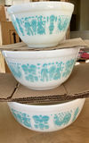 Set of Three Pyrex Amish Buttercups - thumbnail 1 of 4