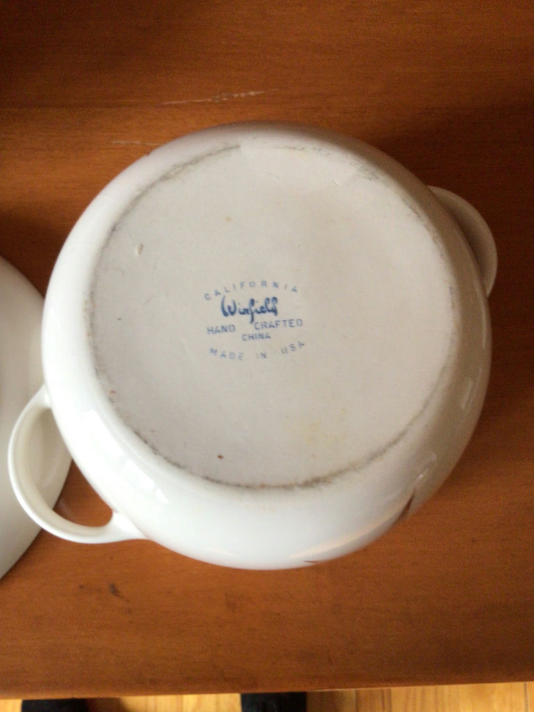 Winfield White porcelain dinnerware set with floral motif (plates and lidded tureen) - image 2 of 2
