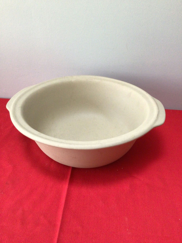 White stoneware casserole dish with handles - image 1 of 2