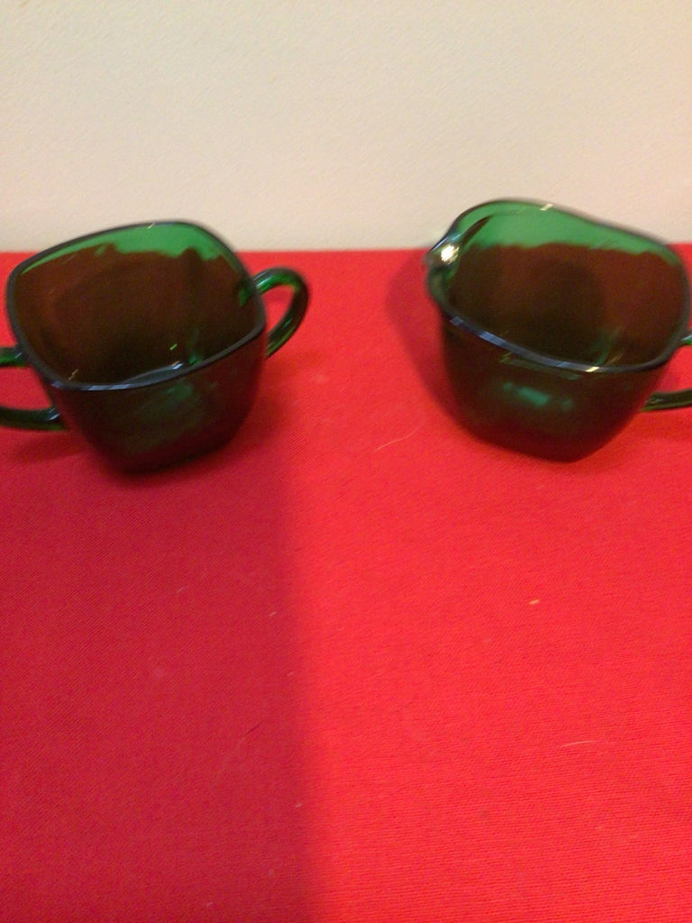 Blue-and-white porcelain bowls, salt-and-pepper shakers, and green glass mugs - image 4 of 4