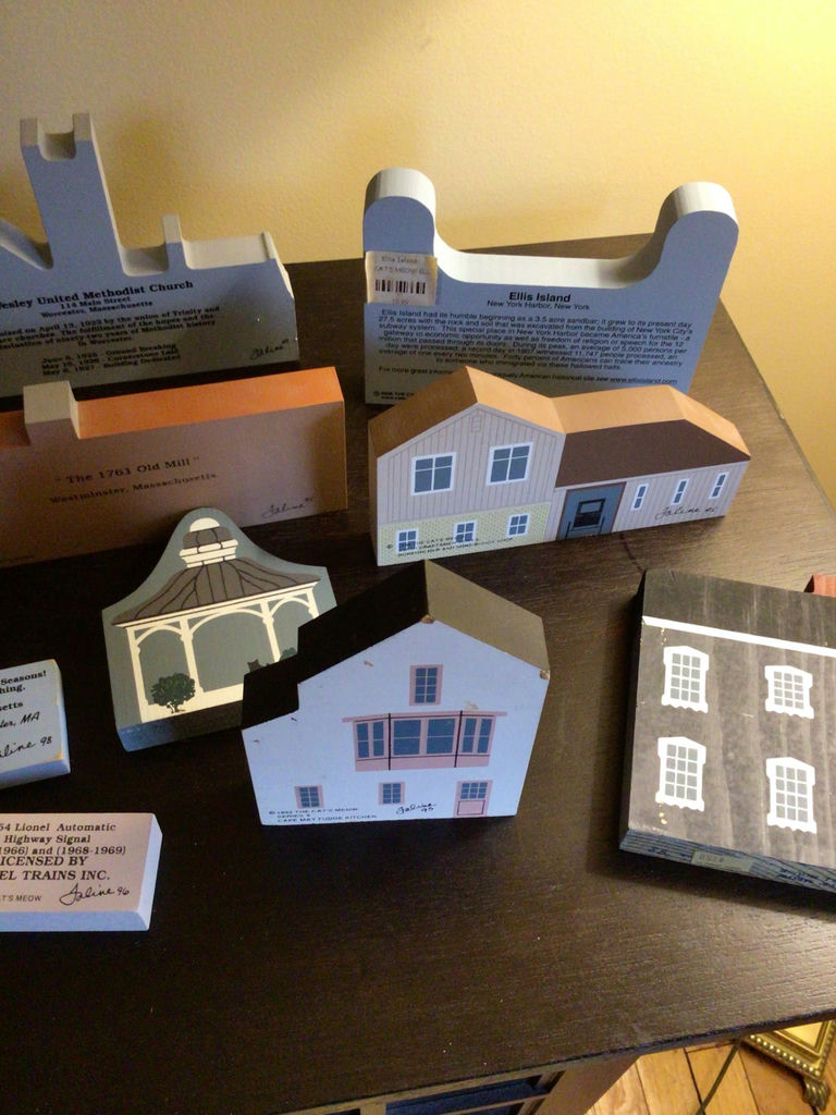Assorted Wooden Miniature Town Buildings - image 5 of 5