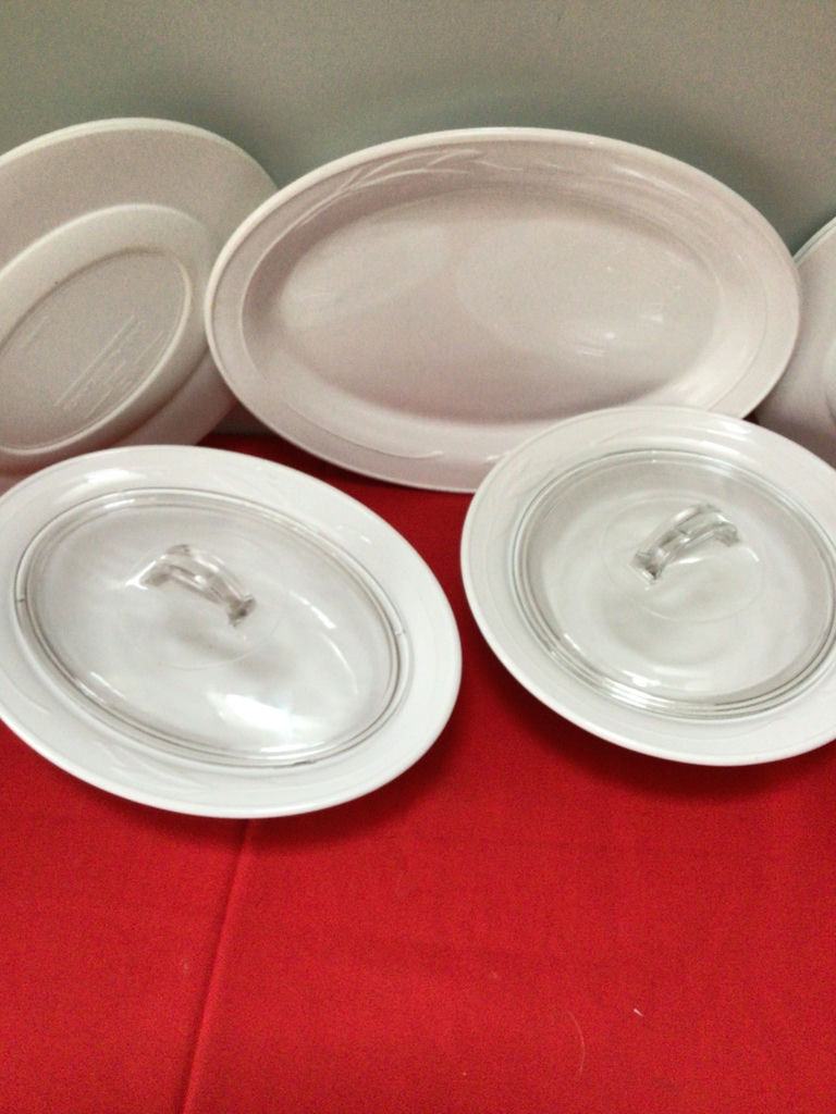 White Casual Elegance dinnerware with lids - image 3 of 4