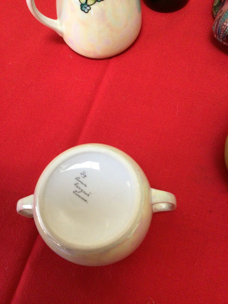 Assorted ceramics, glassware, and decorative items - image 4 of 6