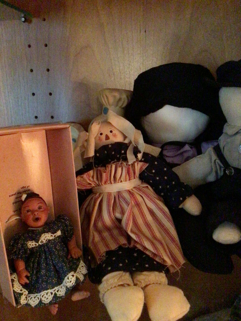 Assorted vintage dolls and ceramic figurines - image 3 of 5