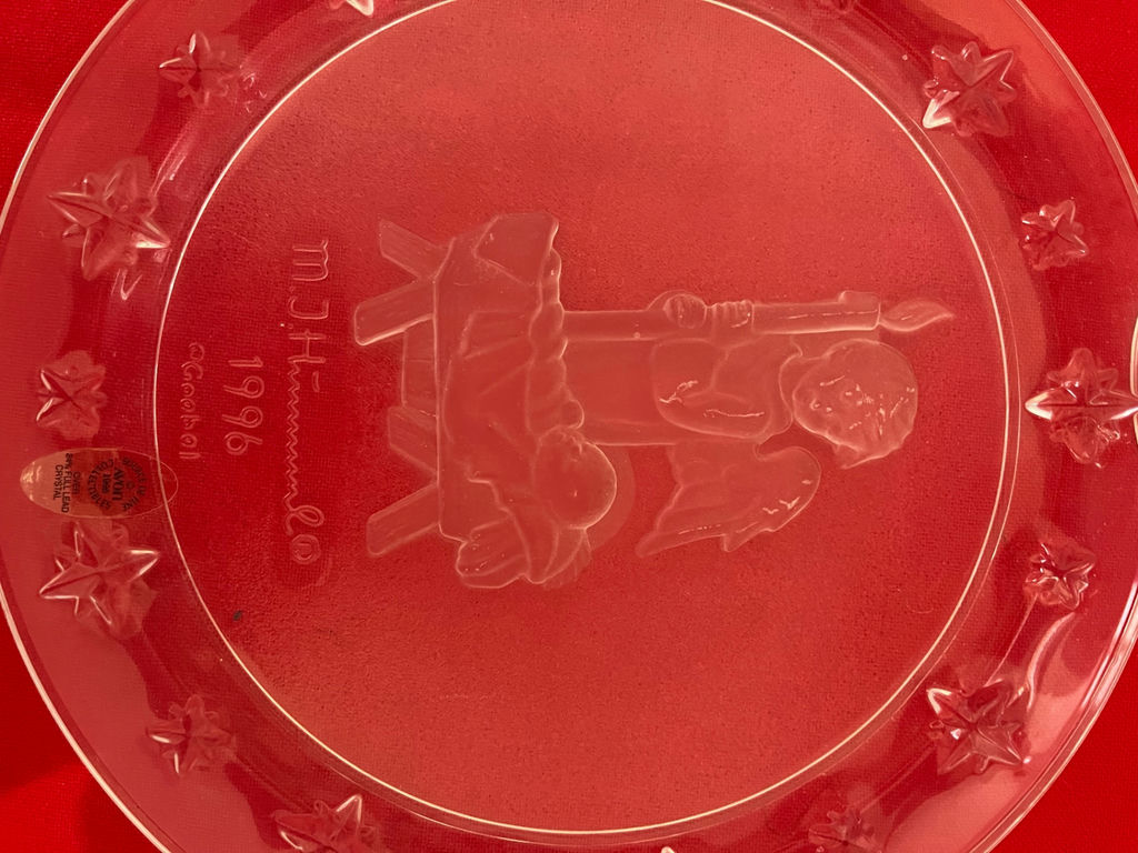 Three Christmas-themed decorative plates - image 3 of 3