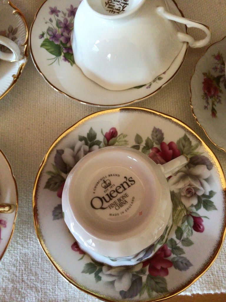 Floral bone china teacups and saucers with gold trim - image 5 of 7