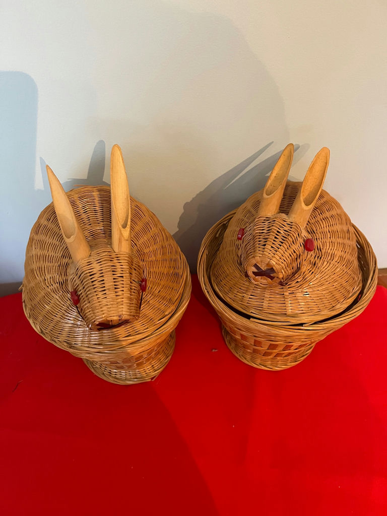 Two bunny-shaped wicker baskets - image 1 of 2