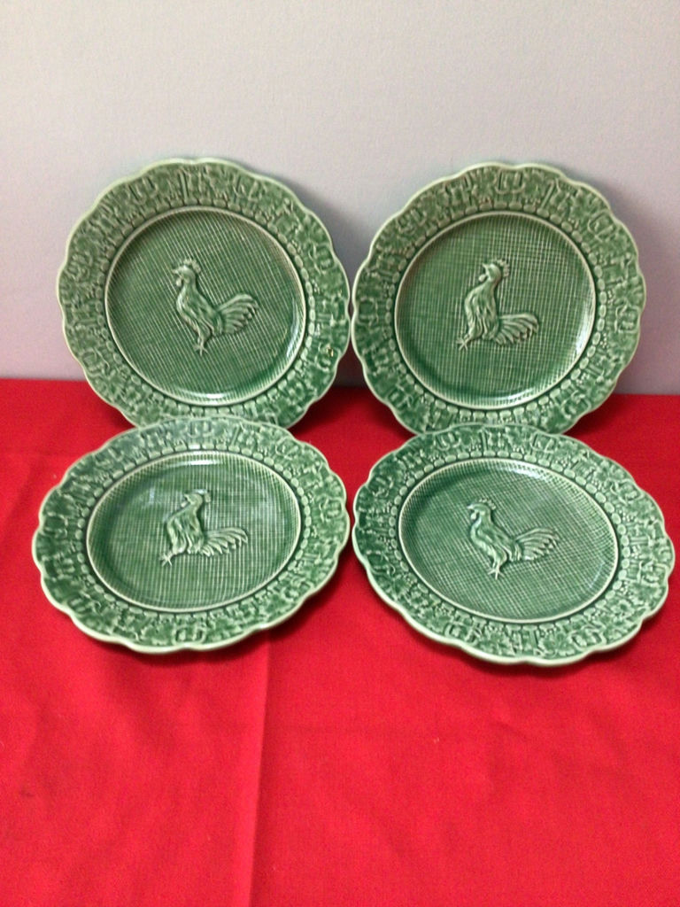 Set of four green ceramic plates with rooster motif - image 1 of 2