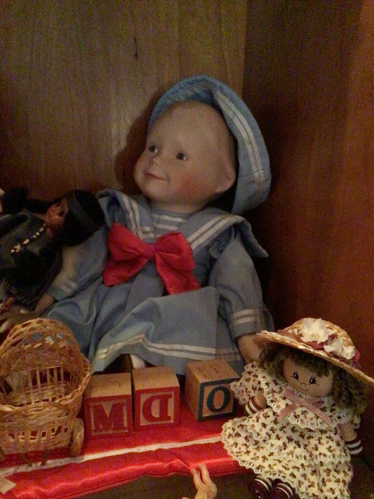 Assorted dolls and toy accessories - image 5 of 7