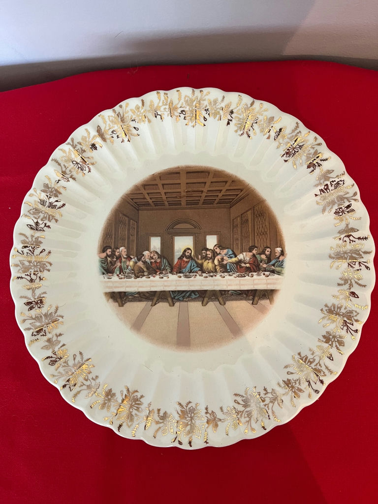 Decorative plate featuring The Last Supper with gold floral border - image 1 of 2