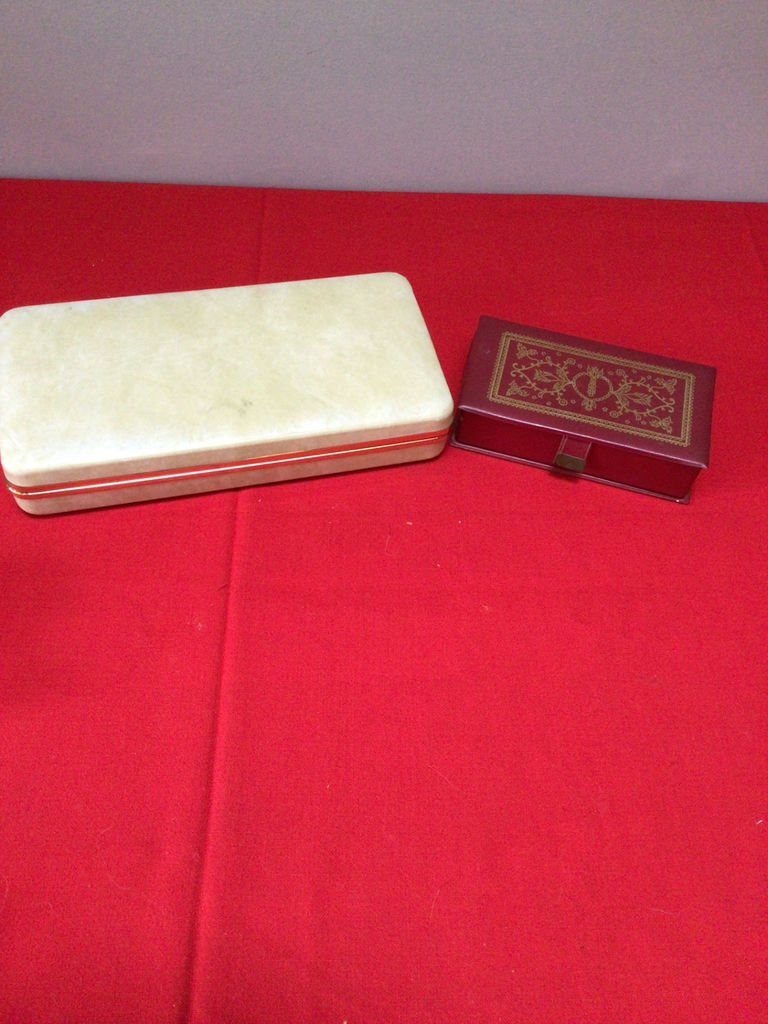 Assorted Jewelry in Blue Display Boxes - image 4 of 4