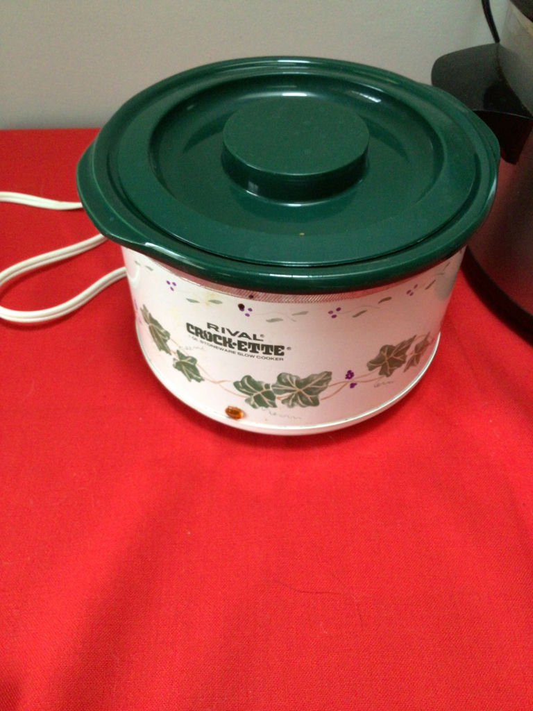 Two electric slow cookers - image 2 of 5