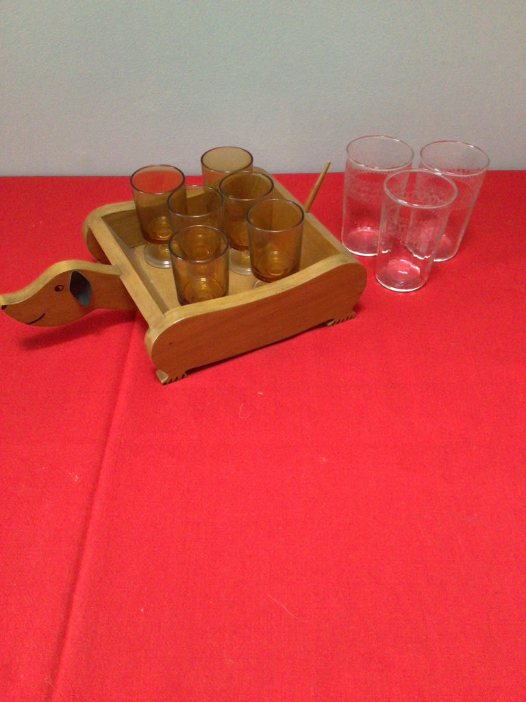 Wooden duck-shaped shot glass caddy with amber glasses - image 1 of 3