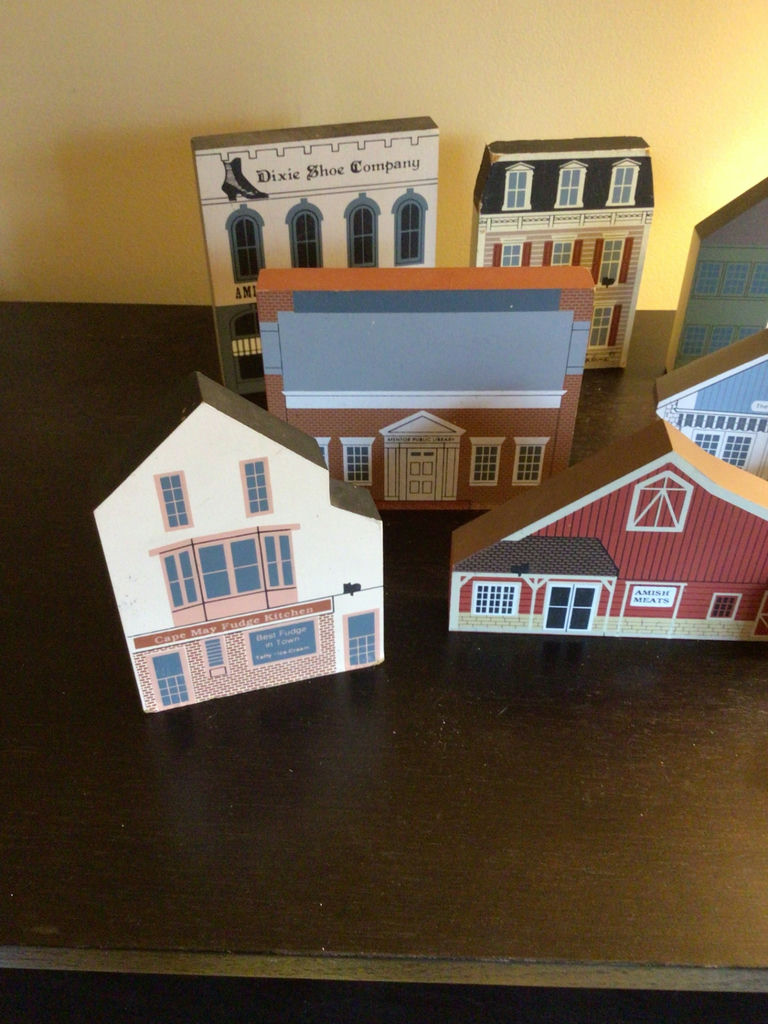 Set of wooden miniature town buildings - image 2 of 6