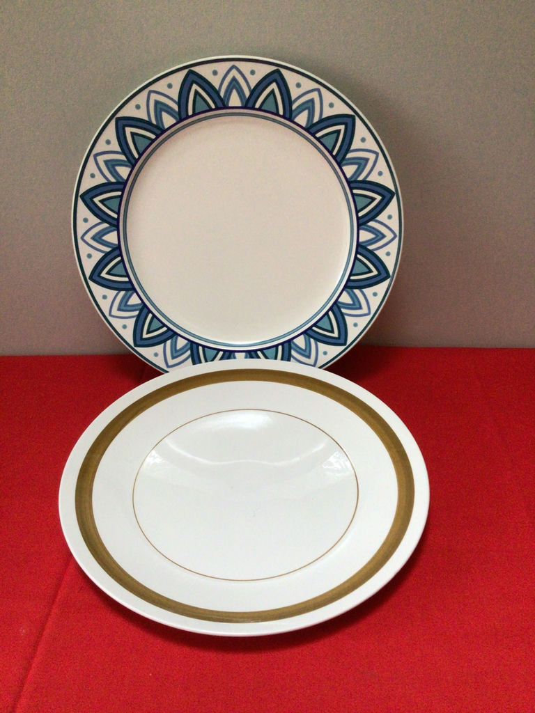 Mikasa dinner plates: blue patterned rim and gold-banded white plate - image 1 of 3