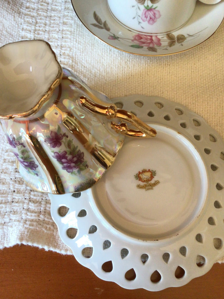 Set of vintage floral teacups and saucers - image 3 of 6
