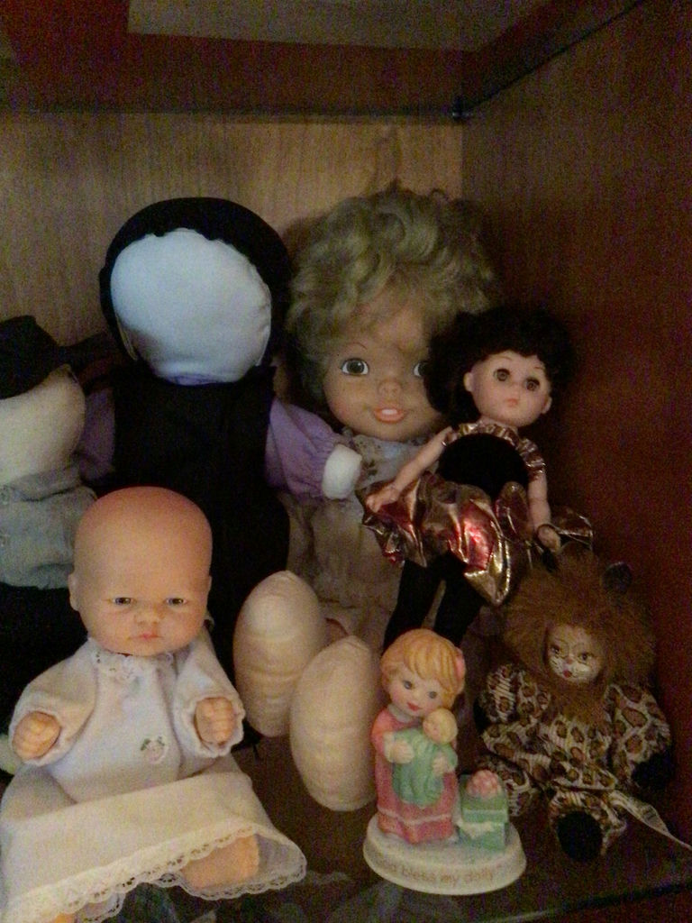 Assorted vintage dolls and ceramic figurines - image 1 of 5