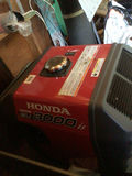 Honda EU3000is portable inverter generator - thumbnail 2 of 3