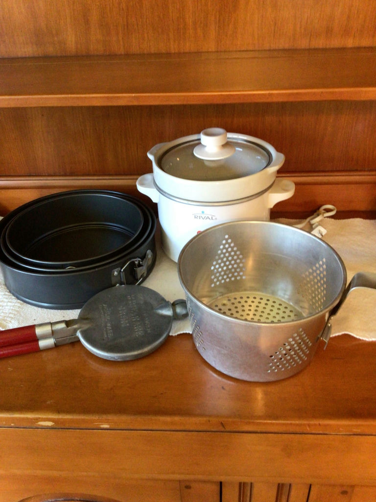 Rice cooker with steamer basket and nested pans - image 1 of 4