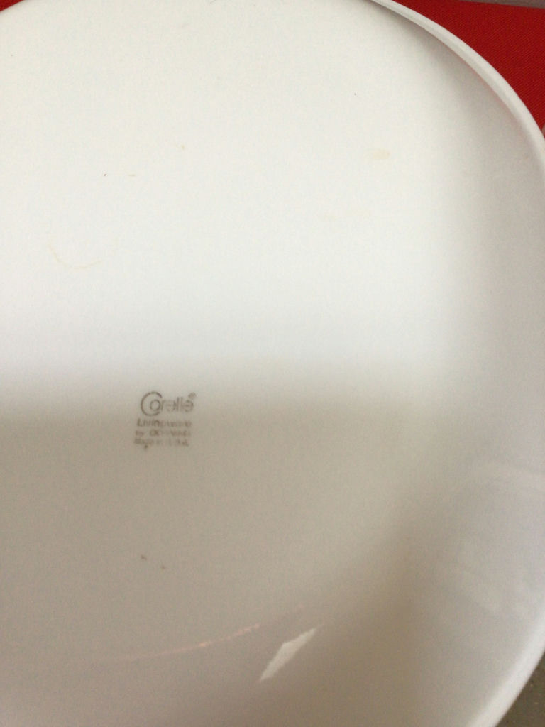 Assorted ceramic kitchenware and serving dishes - image 5 of 5