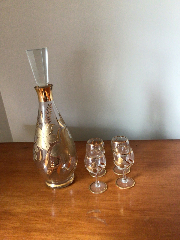 Decanter and Four Gold-Accented Glasses - image 1 of 3