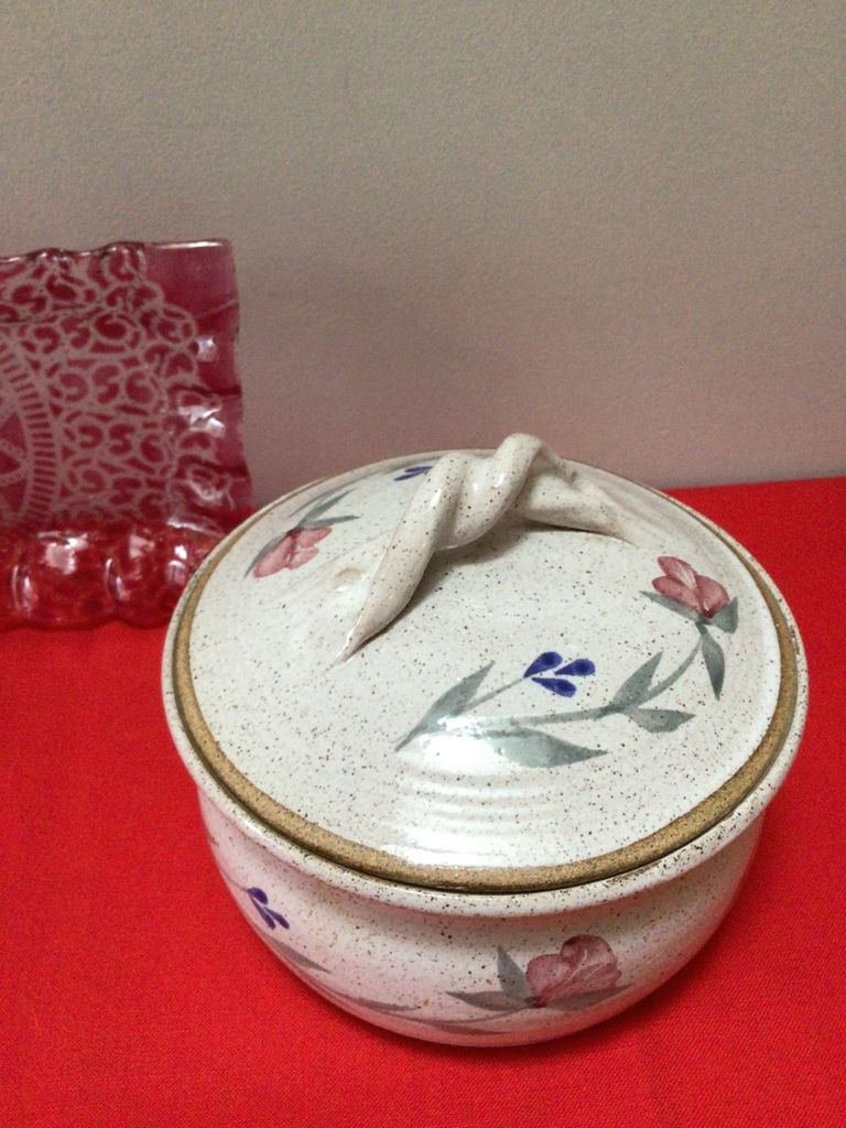 Pink embossed glass panel on pedestal and speckled ceramic lidded jar - image 3 of 4