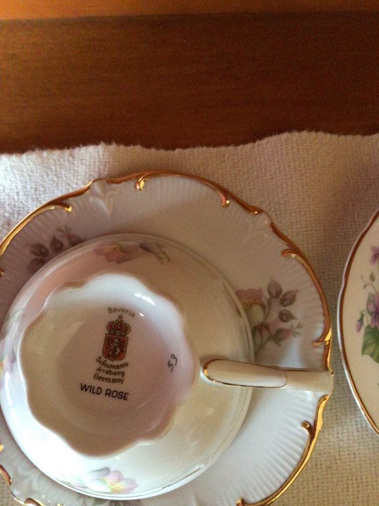Floral bone china teacups and saucers with gold trim - image 7 of 7