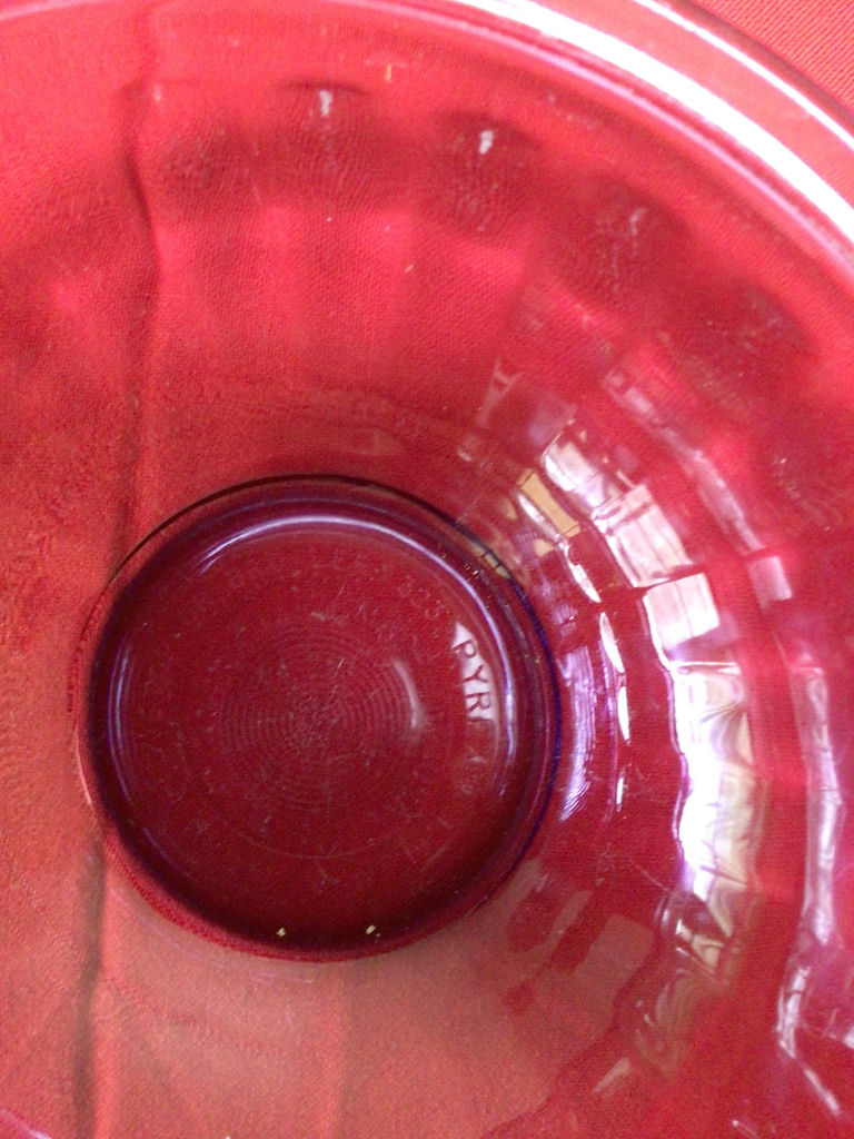 Set of Pyrex glass bowls and red casserole dish - image 5 of 5