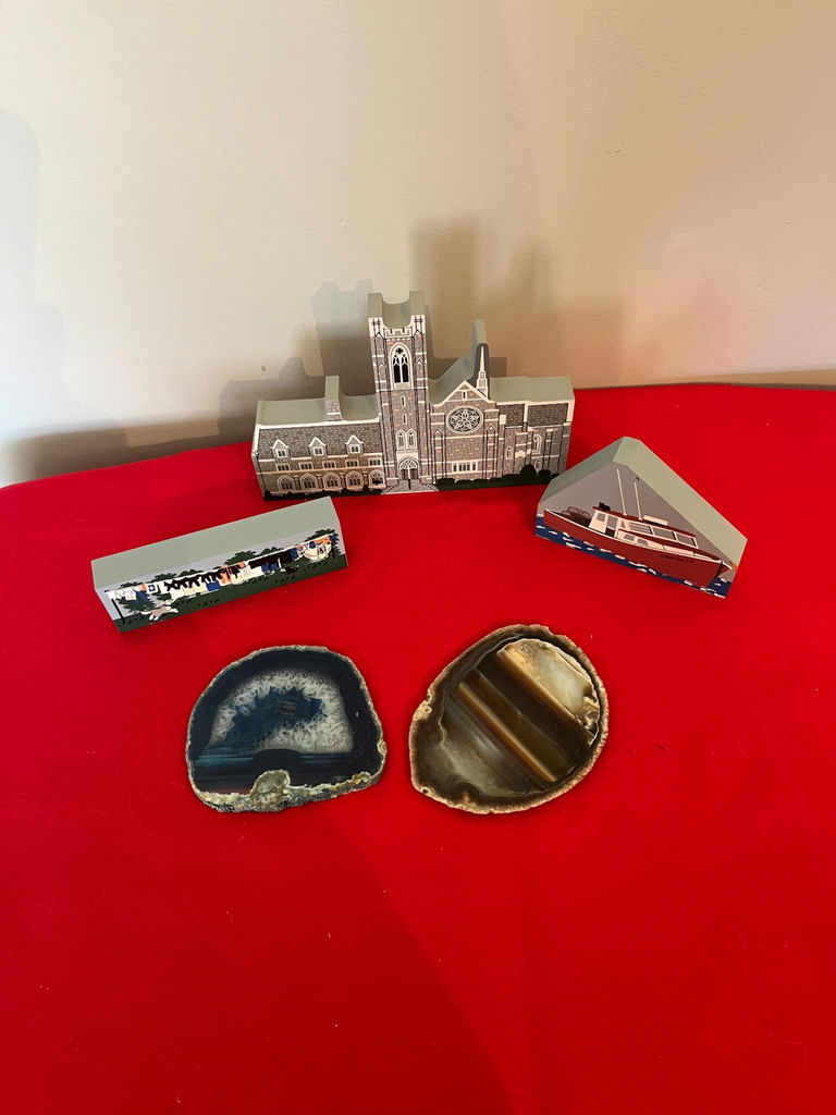 Geode halves and 3Cat’s Meow - image 1 of 1