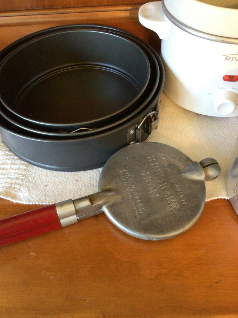 Rice cooker with steamer basket and nested pans - image 2 of 4