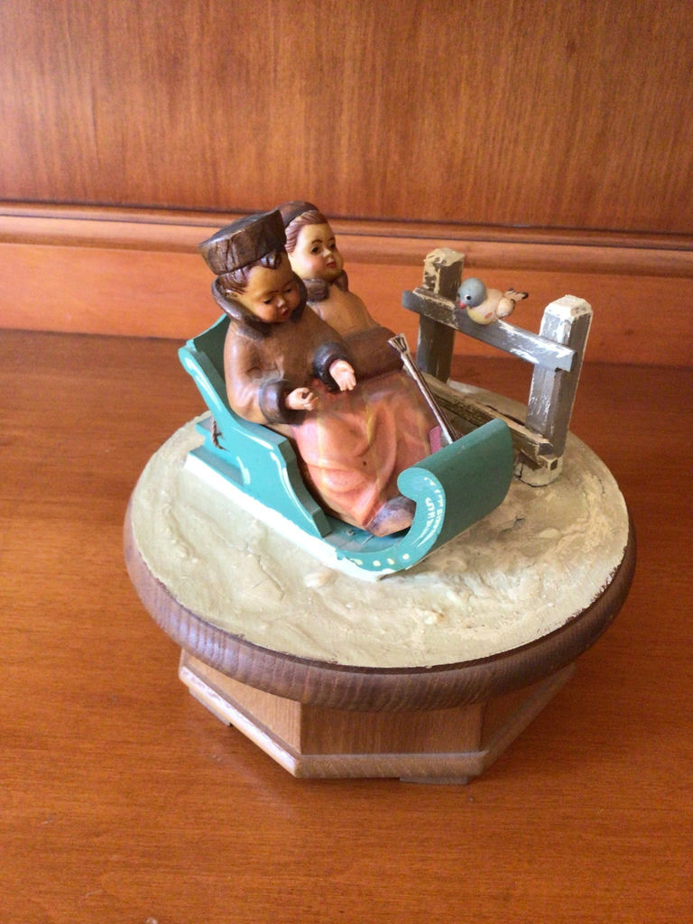 Thorens Movement Lara's Theme music box diorama - image 1 of 3