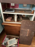 Doll house (needs some repairs) Miniature dollhouse furniture and accessories - thumbnail 3 of 3