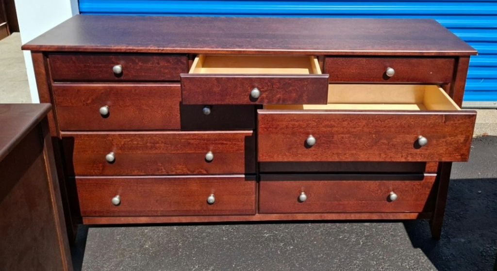 Nice Good Quality Wooden bedroom dresser with two nightstands - image 2 of 8
