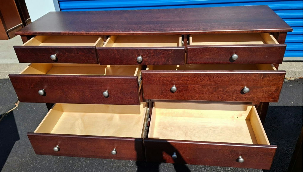 Nice Good Quality Wooden bedroom dresser with two nightstands - image 3 of 8