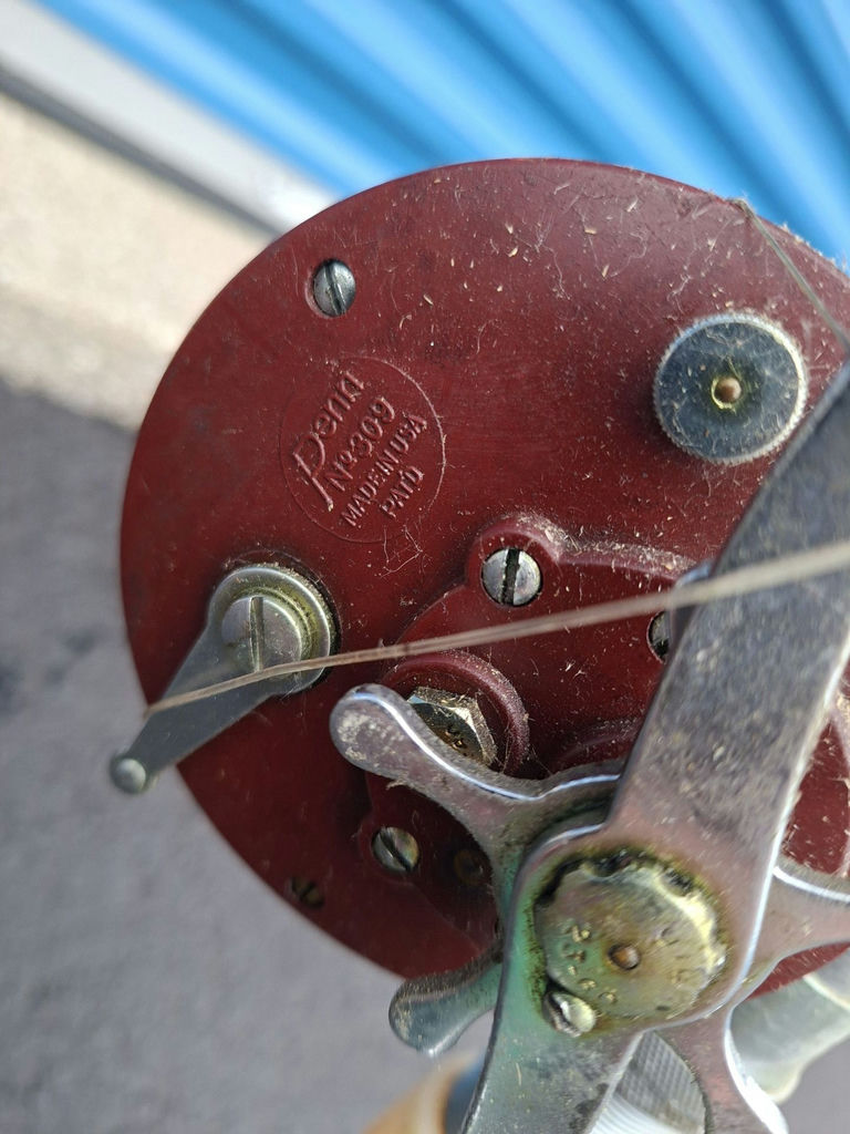VINTAGE MASSIVE PENN PEER NO 309 Level-Wind Conventional Fishing Rod, MADE IN USA, - image 6 of 9