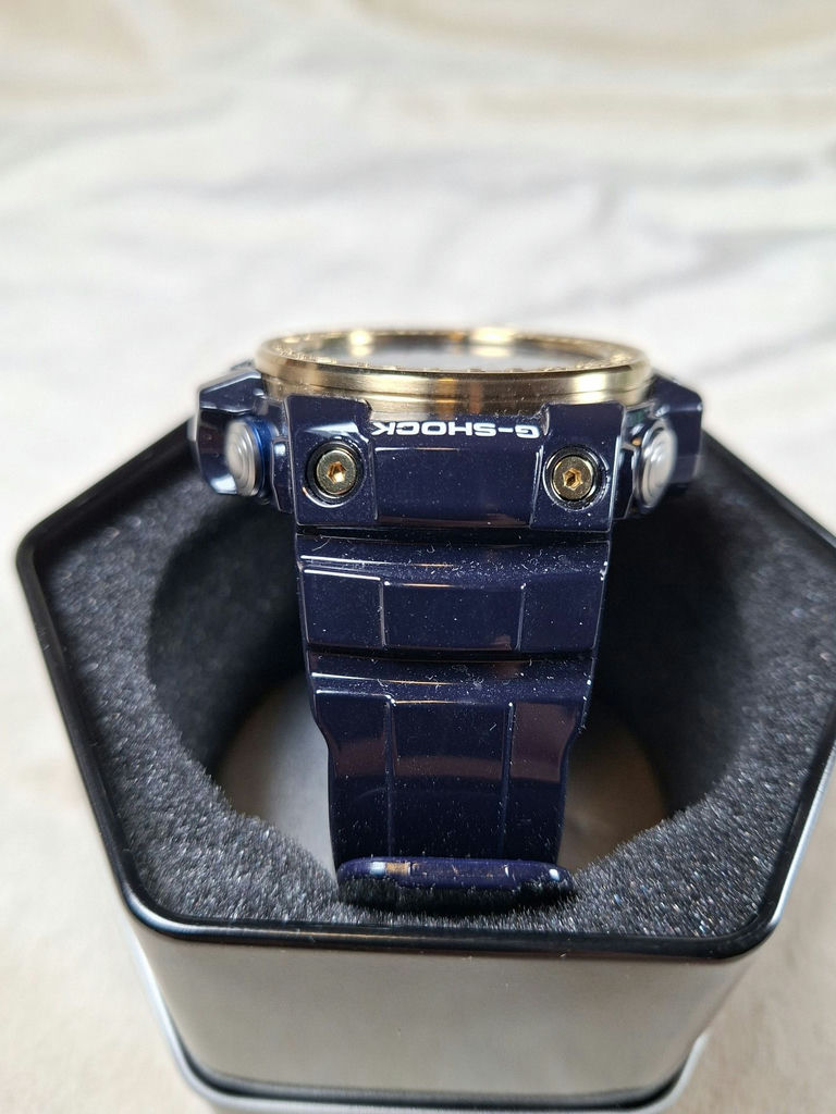 Casio G-Shock GWN-1000F Wristwatch with Box and Manual - image 4 of 13