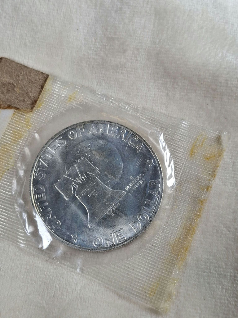 1976-S Eisenhower Silver Dollar Coin USA, UNCIRCULATED - image 4 of 5