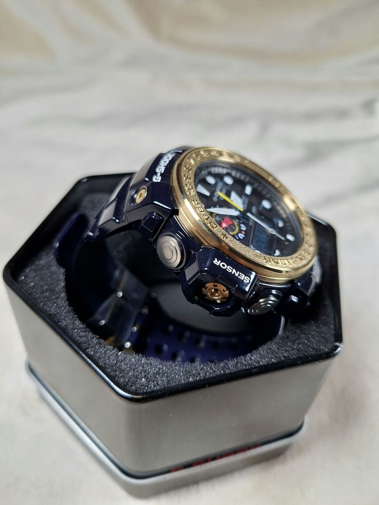 Casio G-Shock GWN-1000F Wristwatch with Box and Manual - image 3 of 13