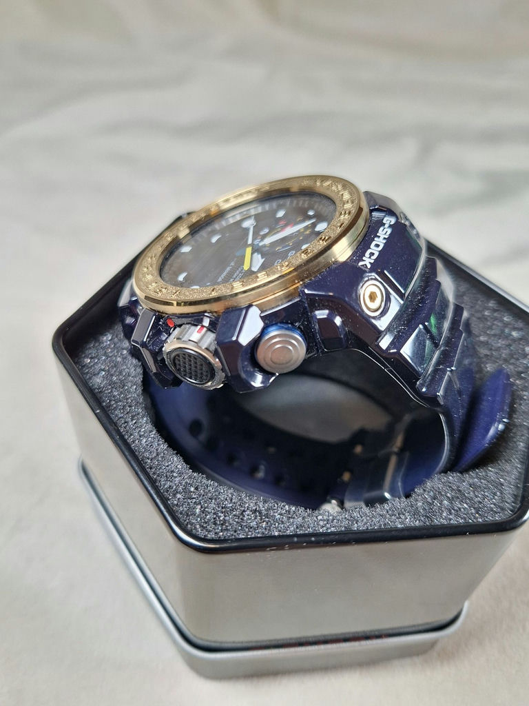 Casio G-Shock GWN-1000F Wristwatch with Box and Manual - image 5 of 13