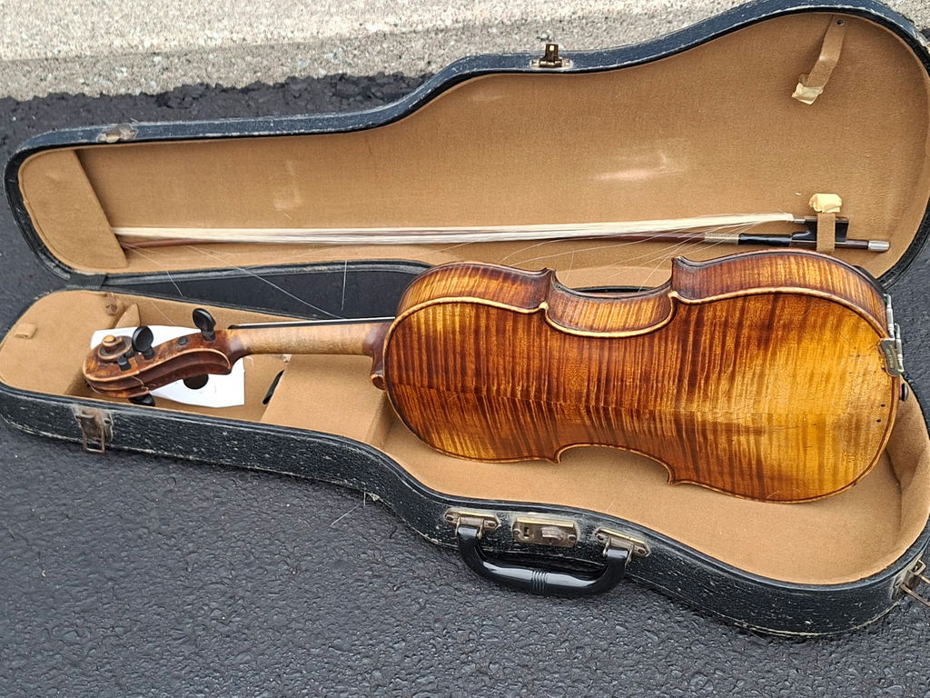 Antique Lifton Violin with Bow and Hard Case, Great Decor Piece, Needs Repairs To Be Playable - image 6 of 12