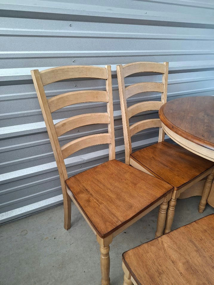 Gorgeous Solid Wood Dining Set of 4 chairs + Table - image 4 of 6