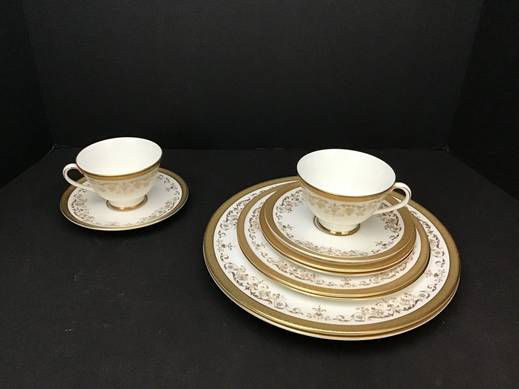 Royal Doulton From Shreve, Crump and Low - image 2 of 12