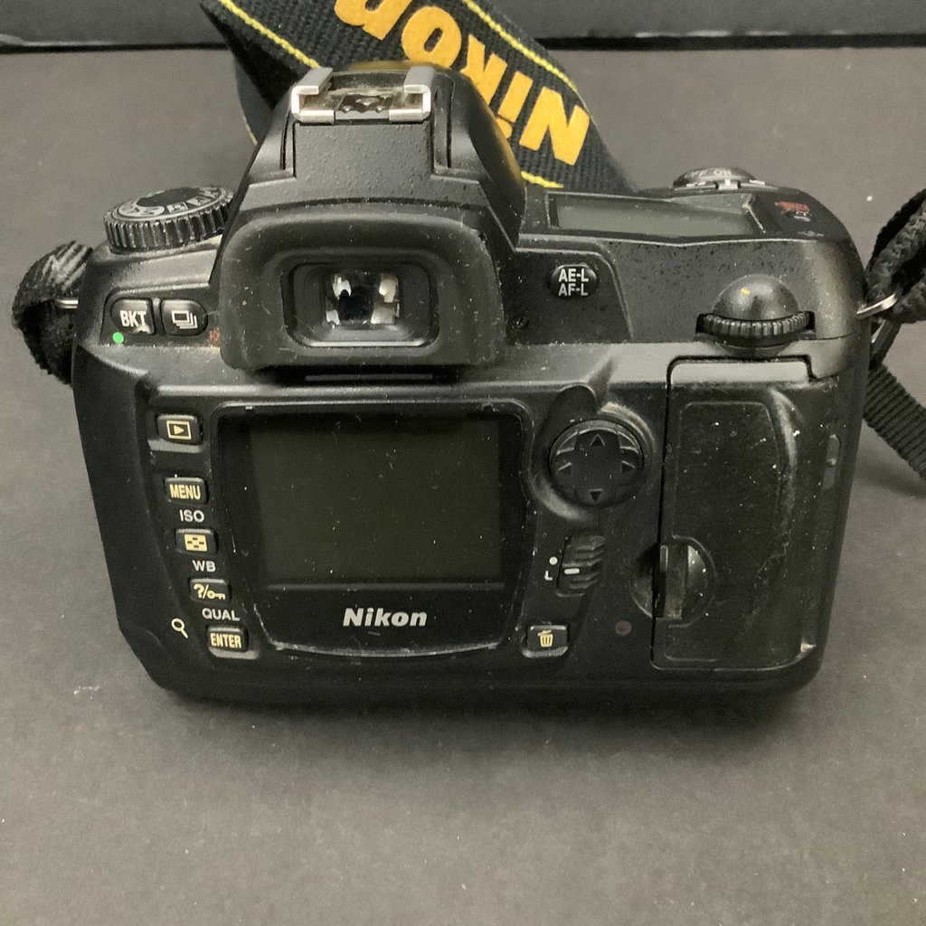 Nikon D3000, D70S Cameras & Accessories - image 18 of 23