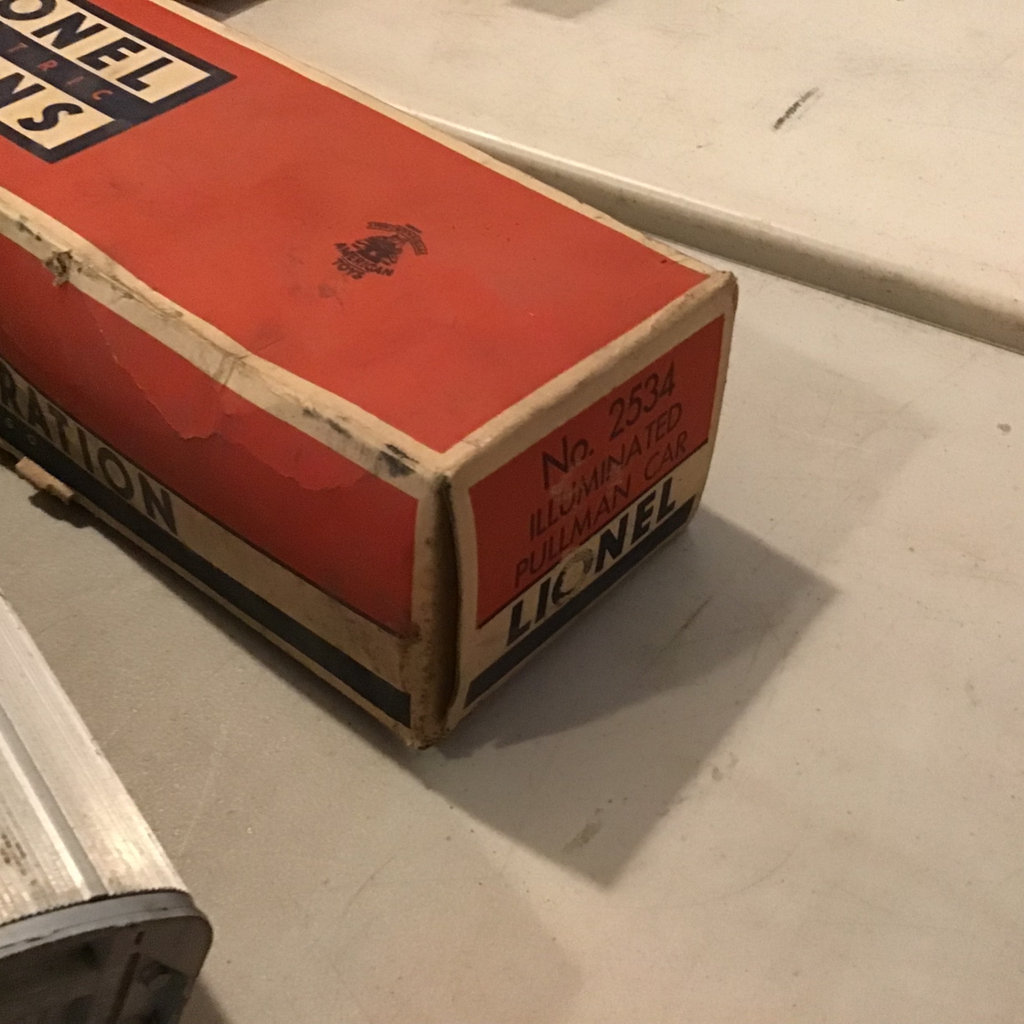 Vintage Lionel Trains - image 10 of 15