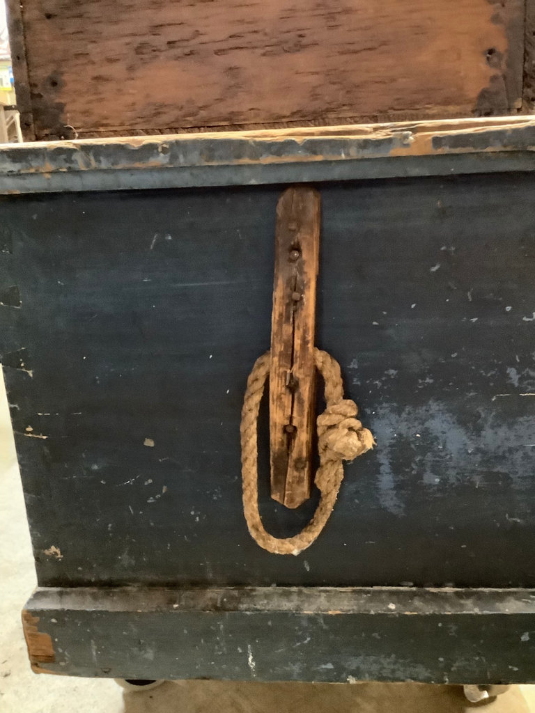 Antique Trunks - image 3 of 6