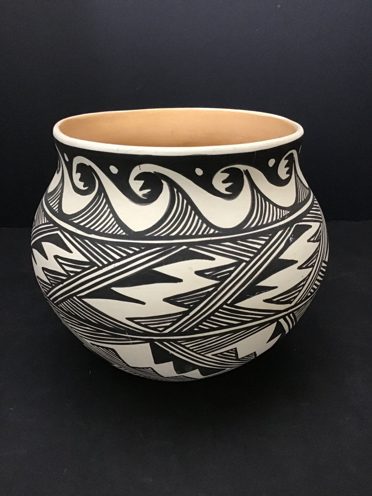 Jennie Laate Zuni Pot - image 1 of 6