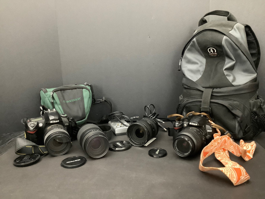 Nikon D3000, D70S Cameras & Accessories - image 1 of 23
