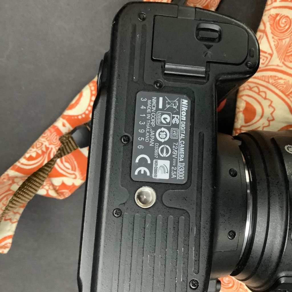 Nikon D3000, D70S Cameras & Accessories - image 6 of 23