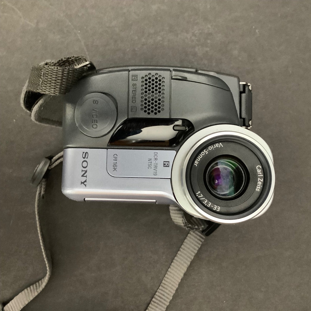 Sony Digital HandyCam and GVM Ring Light - image 6 of 8