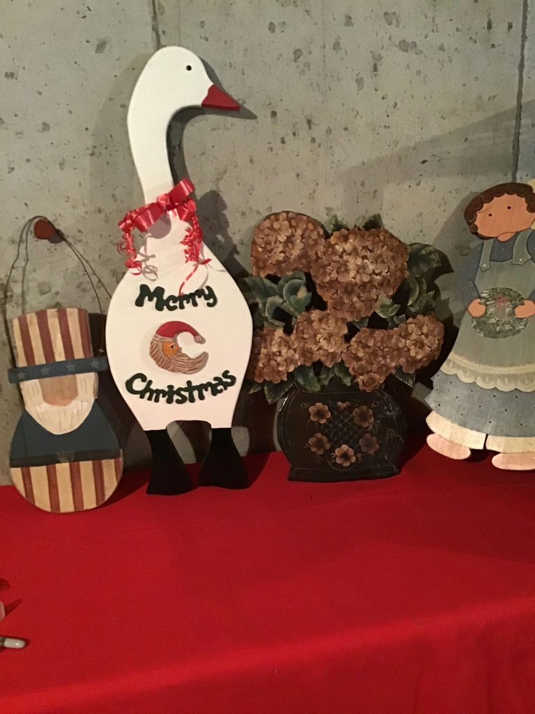 Christmas-themed wooden figurines and decor - image 1 of 3